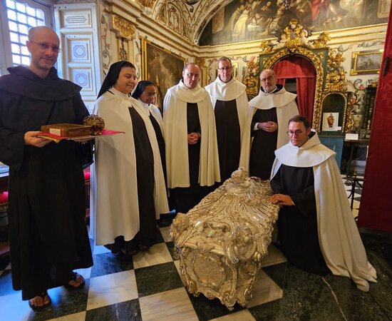 Opening graftombe Teresa de Jesús (Avila)